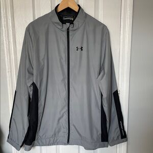 Under Armour Men's Light Gray and Black Windbreaker; XL loose fit